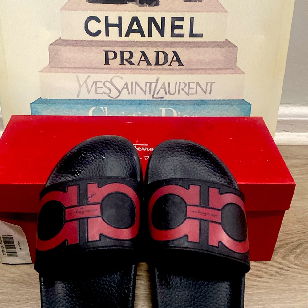 Salvatore Ferragamo Gancini red/black open toe slides Men’s size 6